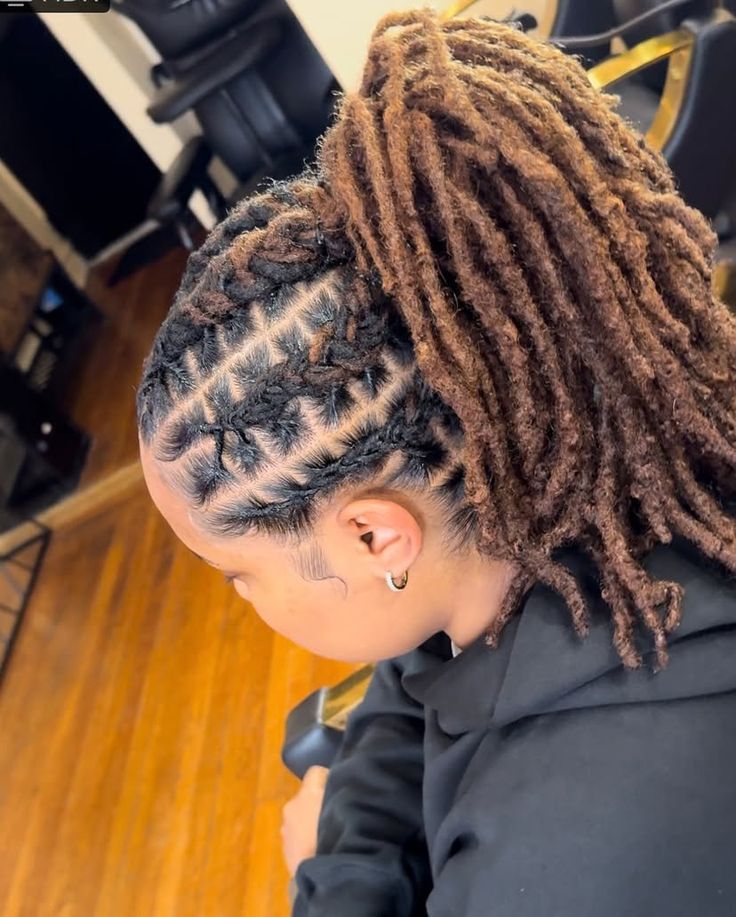Locks en ponytail avec tissage diamant